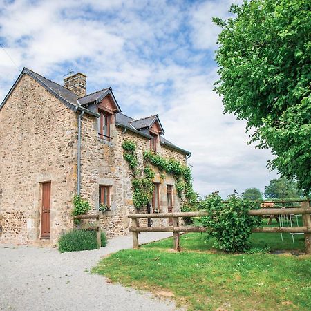 Gîte Saint-Léonard-des-Bois, 4 pièces, 6 personnes - FR-1-410-149 Esterno foto