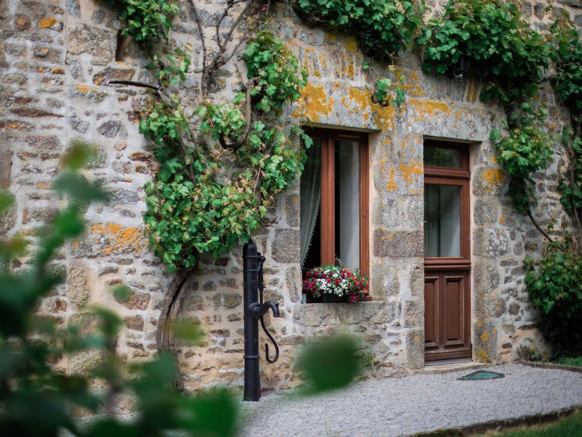 Gîte Saint-Léonard-des-Bois, 4 pièces, 6 personnes - FR-1-410-149 Esterno foto